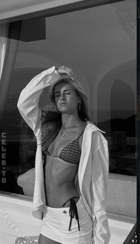 mia.gnr nude photo 6