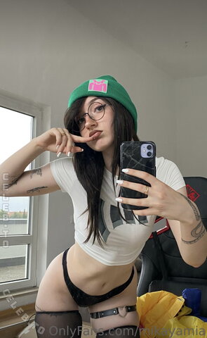 Mia_mikaya photo 1