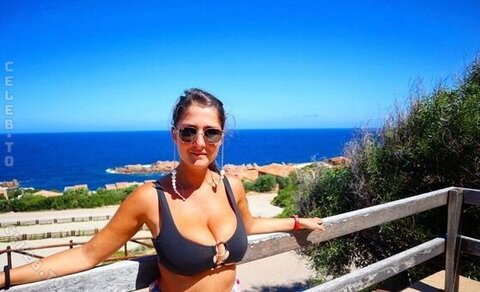 Mianina – Old insta pics are still missing