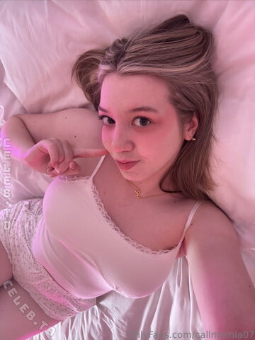 Miavienna nude photo 15