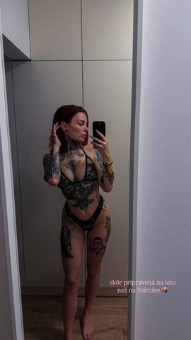 Michaela Cútová nude photo 3
