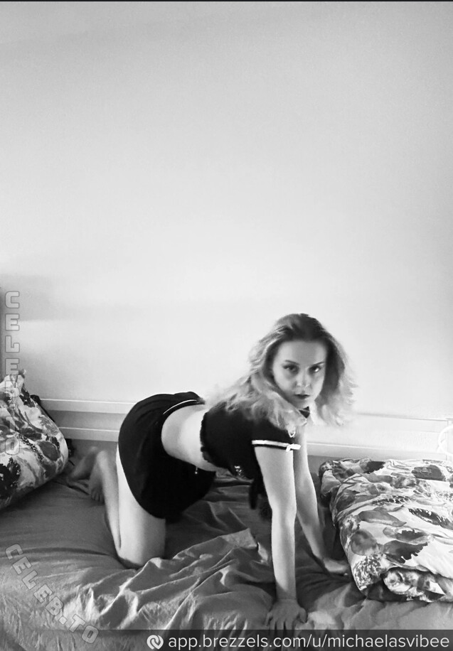 Michaela nude photo 8