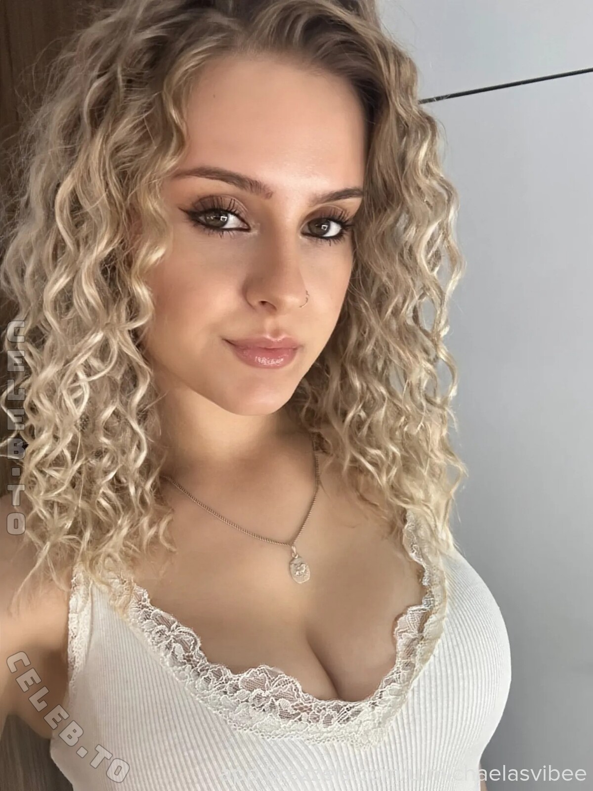 Michaela nude photo 8