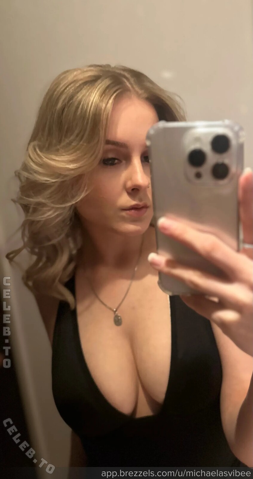 Michaela nude photo 6