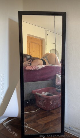 michaelaa07 nude photo 6