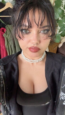 Michele Winchester photo 2