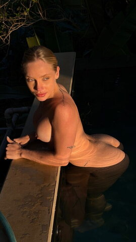 Michelle andrezza nude photo 3