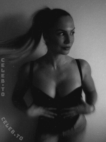 Michelle Czaja nude photo 10