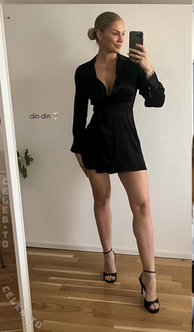 Michelle Czaja nude photo 6