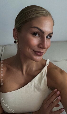 Michelle Czaja nude photo 1