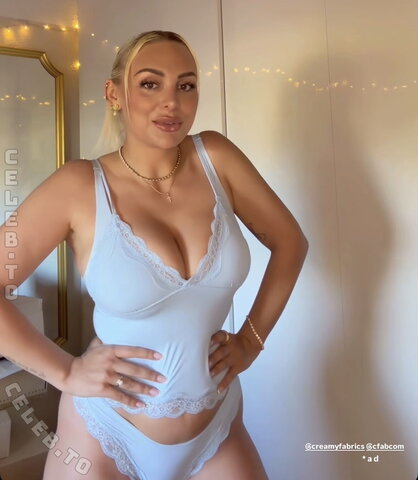 Michelle Daniaux nude photo 7