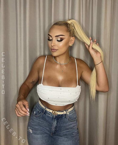 Michelle Daniaux nude photo 6