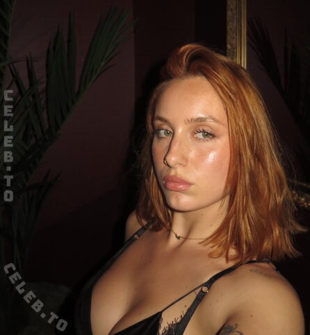 Michelle Fink nude photo 3