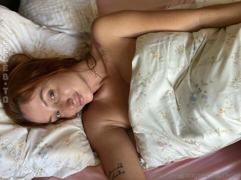 Michelle H. aka The Red Fox nude photo 18