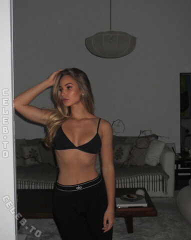 Michelle Hartmann nude photo 15
