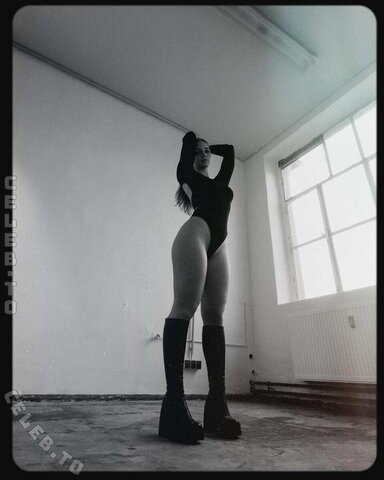 Michelle Hartmann nude photo 60