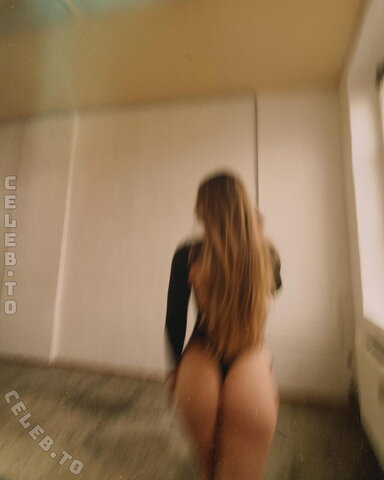 Michelle Hartmann nude photo 25