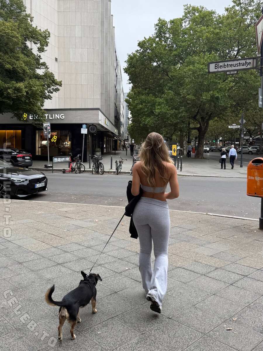 Michelle Hartmann nude photo 2
