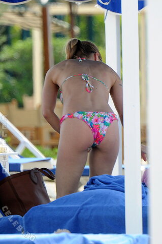 Michelle Hunziker nude photo 13