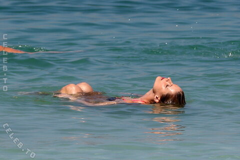 Michelle Hunziker nude photo 9