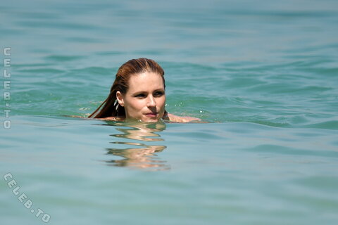 Michelle Hunziker nude photo 8