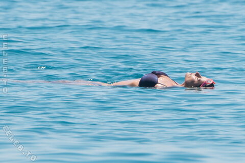 Michelle Hunziker nude photo 200