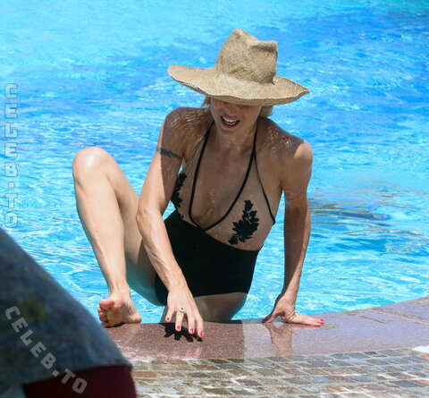 Michelle Hunziker nude photo 210