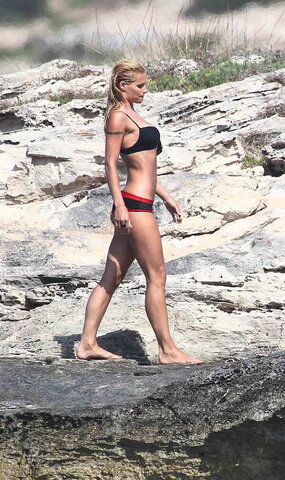 Michelle Hunziker nude photo 486