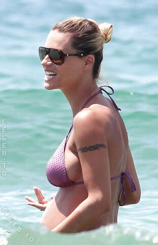 Michelle Hunziker nude photo 16