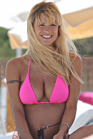 Michelle Hunziker nude photo 11