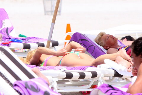 Michelle Hunziker nude photo 611