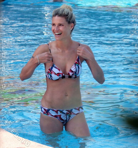 Michelle Hunziker nude photo 60