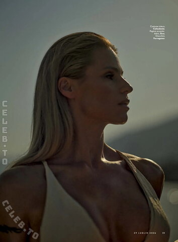 Michelle Hunziker nude photo 23