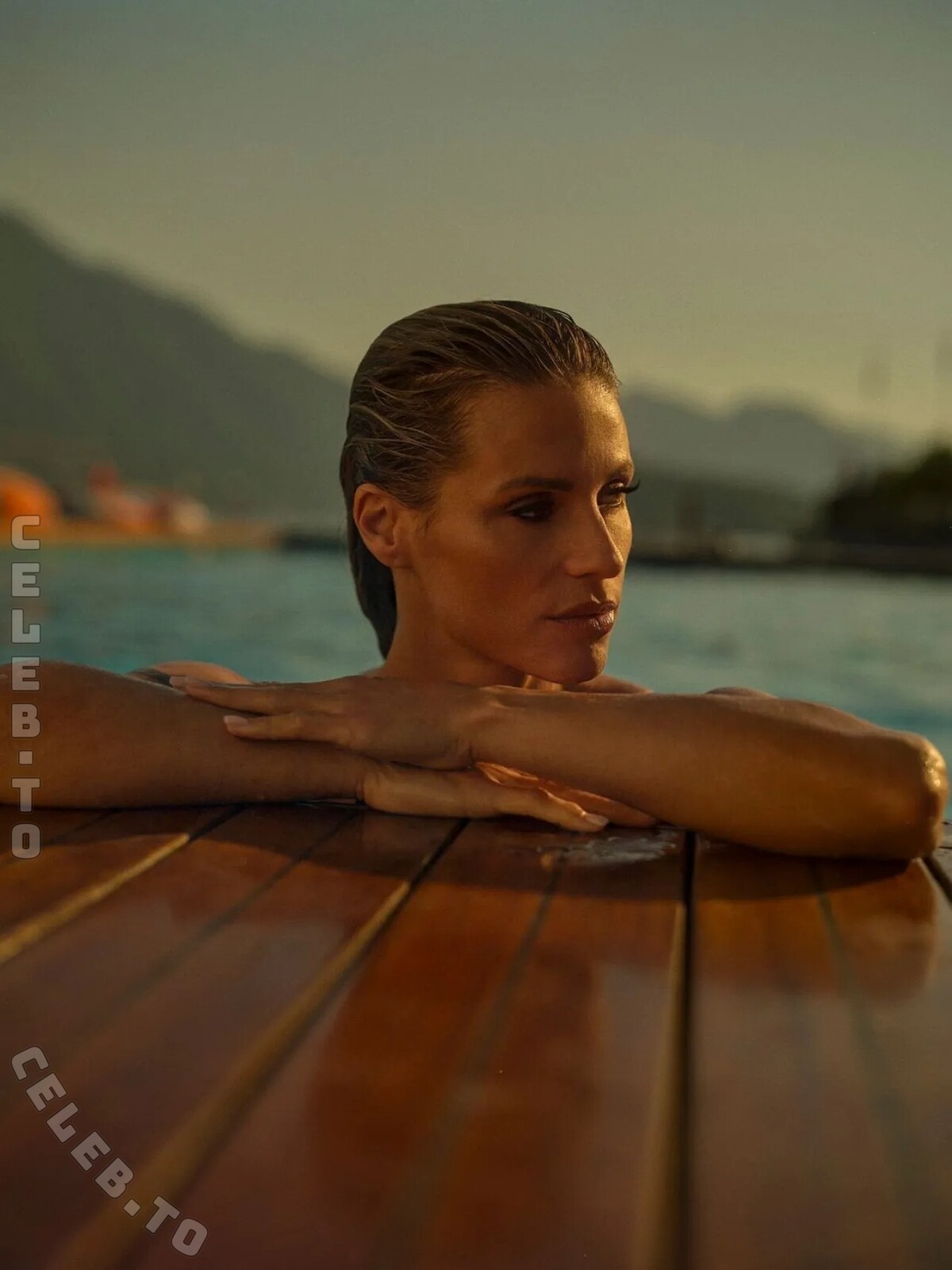 Michelle Hunziker nude photo 8