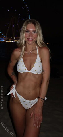 Michelle Mišić nude photo 2