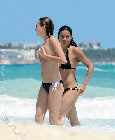 Michelle Rodríguez nude photo 13