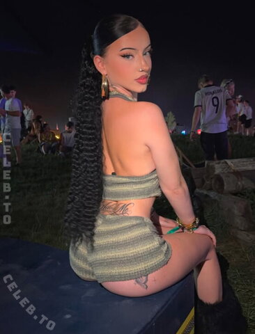 michxlaa nude photo 2