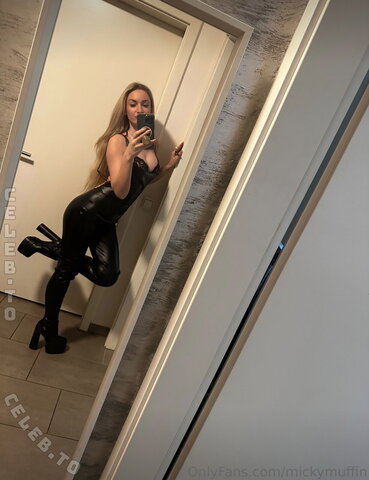 Micky Muffin – I'm getting ready for a hot wound video 😈🤭 Are you home tonight too? ❤️🤗 Hey Babe 🔥💦🍒🍒