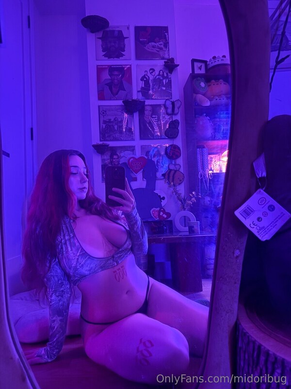 Midoribug nude photo 6