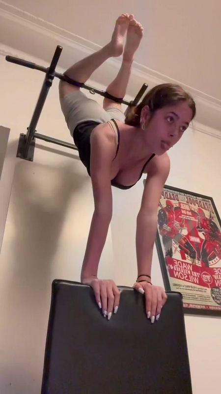Miel Abitbol nude photo 4