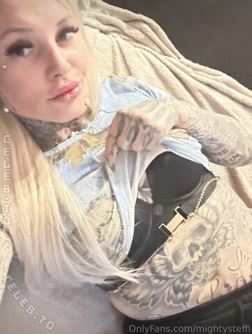 MightySteffi Sexy (1 photo)