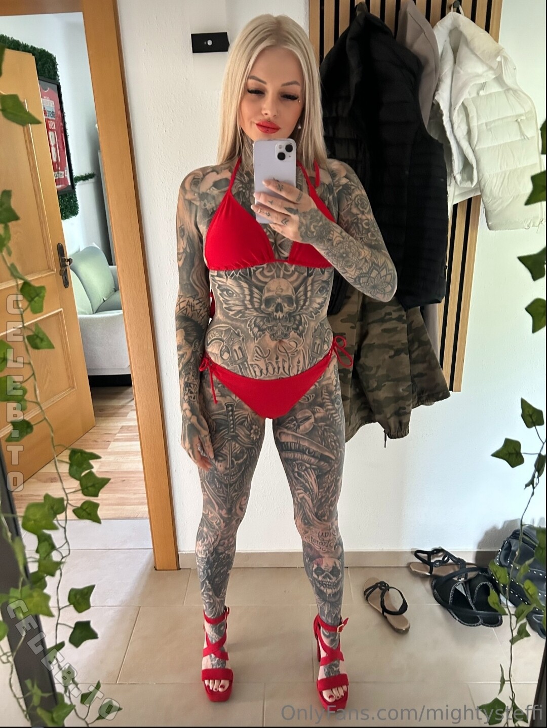 MightySteffi nude photo 1