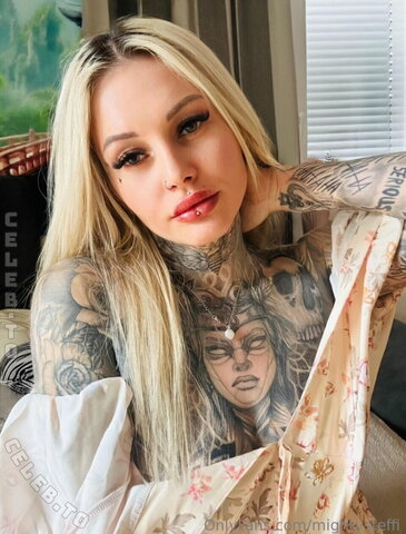 MightySteffi nude photo 5