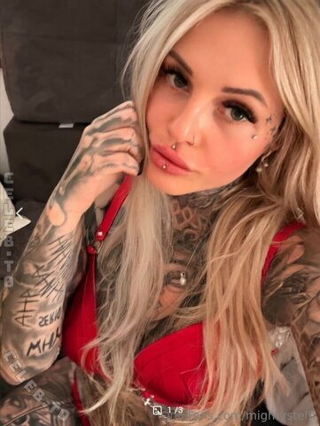 MightySteffi nude photo 1