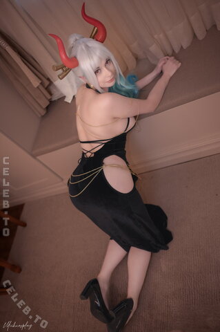 Miih Cosplay New (17 photos)