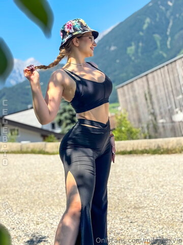 Mika Nox nude photo 23