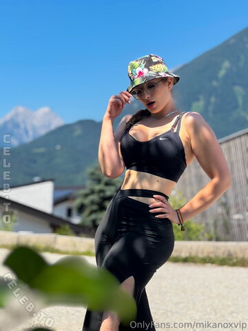 Mika Nox nude photo 20