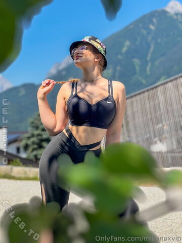 Mika Nox nude photo 16