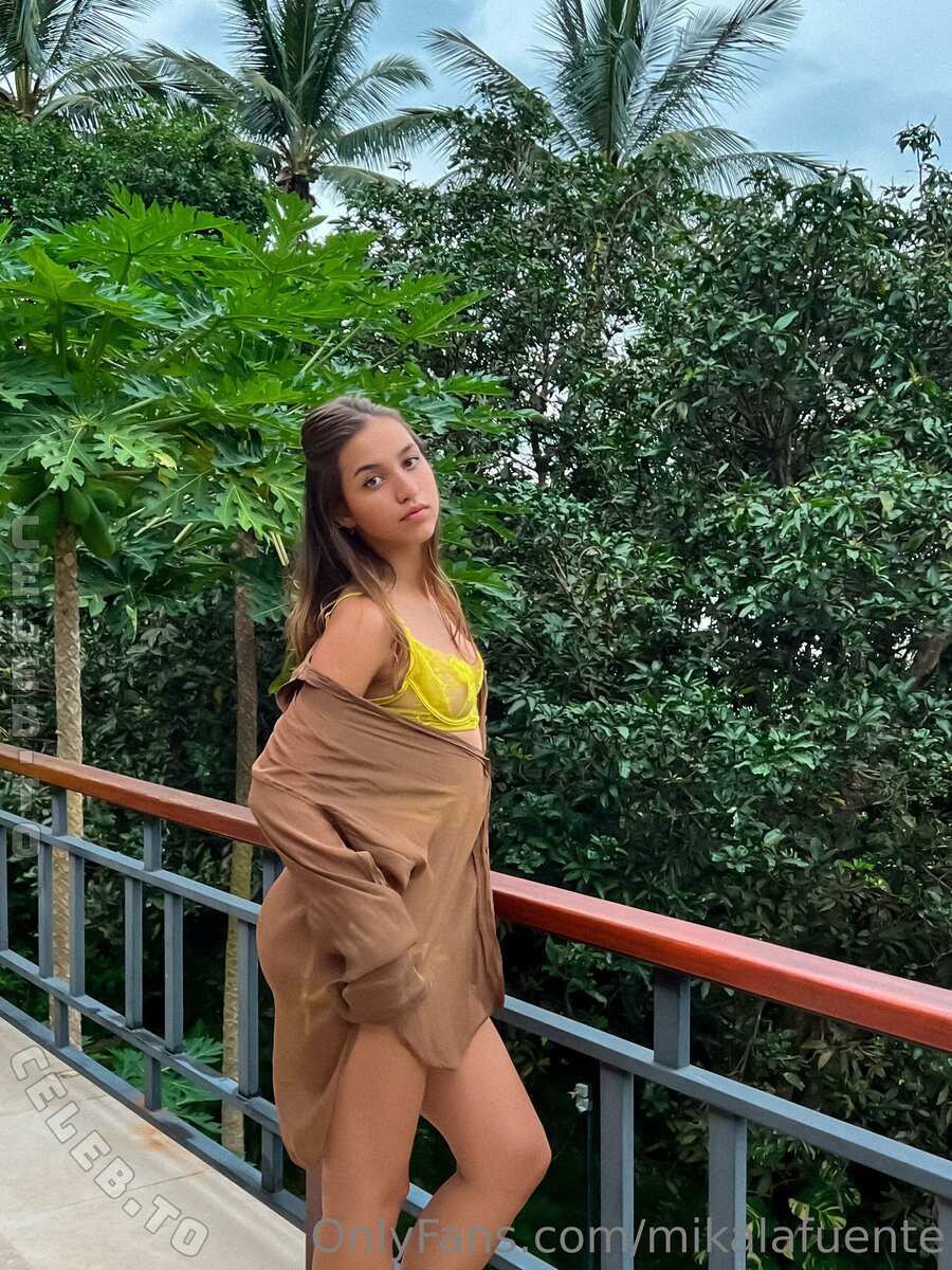 Mikaela Lafuente nude photo 2