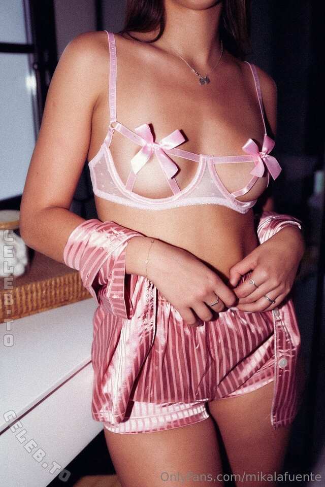 Mikaela Lafuente nude photo 4